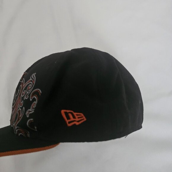 New Era Fits Black With Gray And Orange Swirl Embroidered Design Cap Size 7 3/8 - Picture 5 of 10